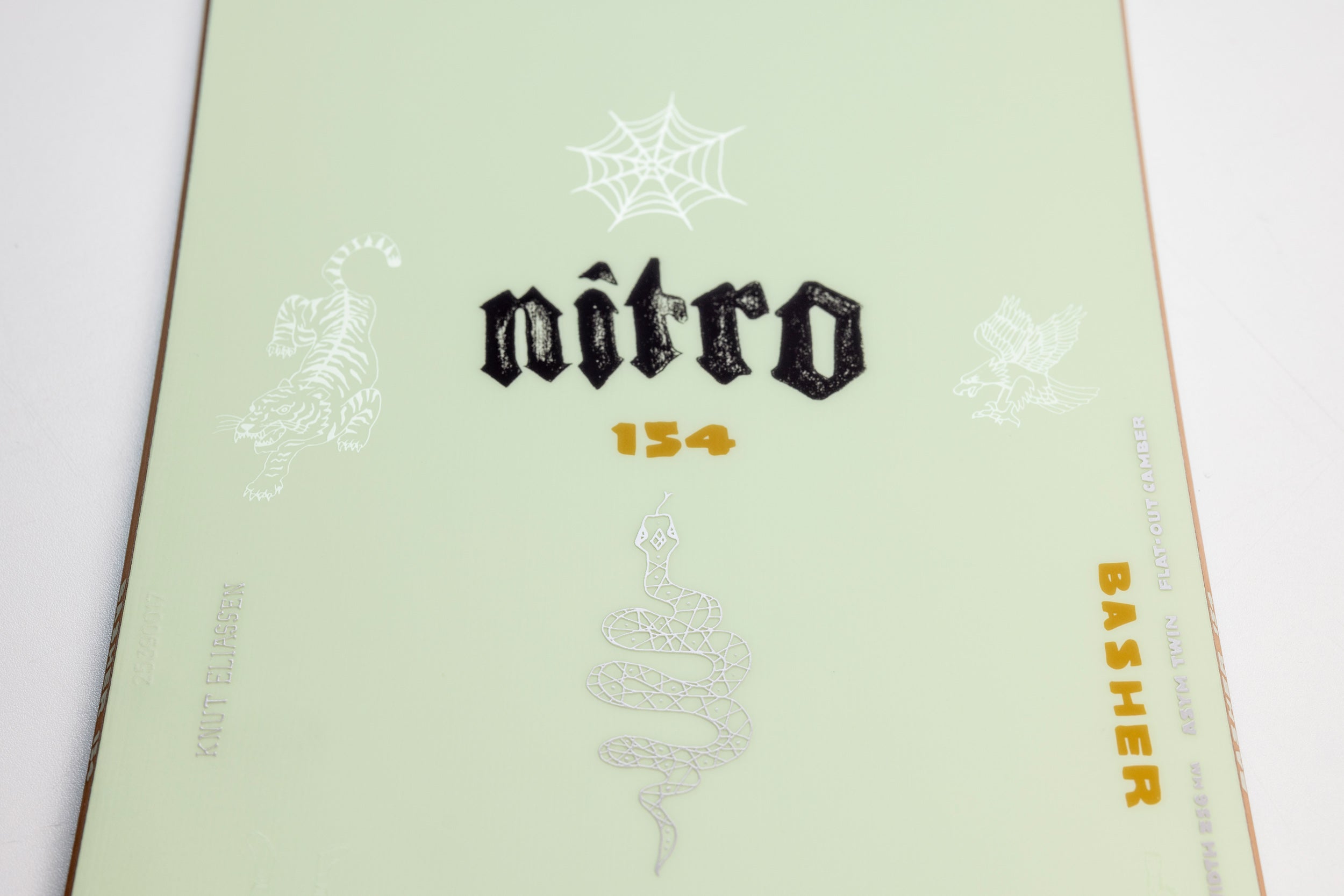 nitro-snowboards-basher-unisex-all-mountain-freestyle-snowboard image 8
