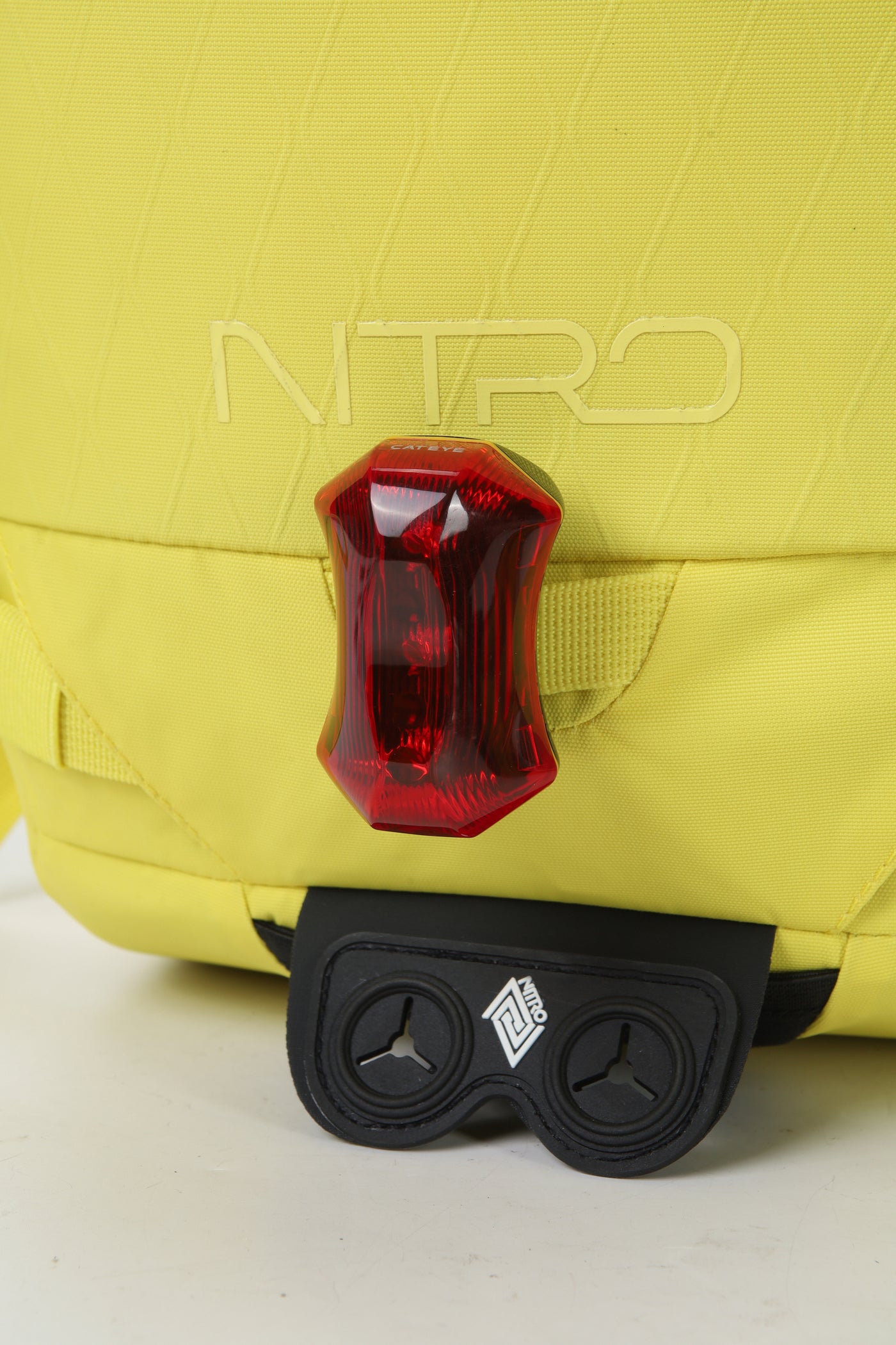 nitro-snowboards-rover-14-backpack-14-liter-splitboard-rucksack image 6