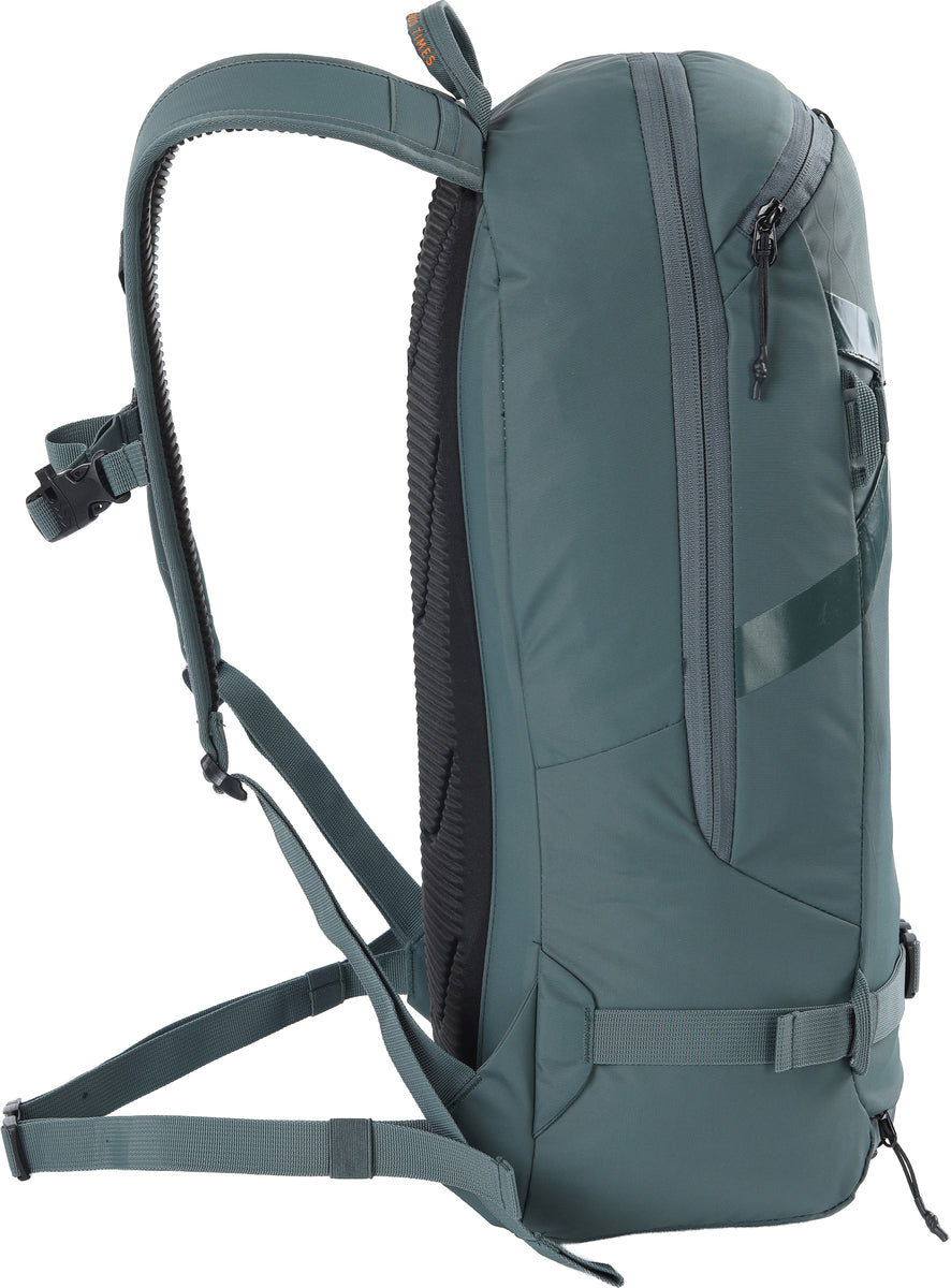 nitro-snowboards-rover-22-multisport-rucksack-22-liter image 2