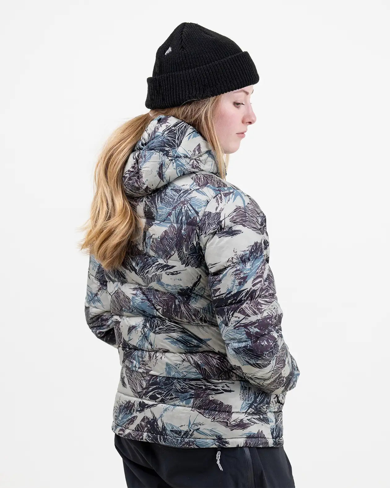 jones-snowboards-re-up-recycled-daunen-hoodie-2026-damen image 4
