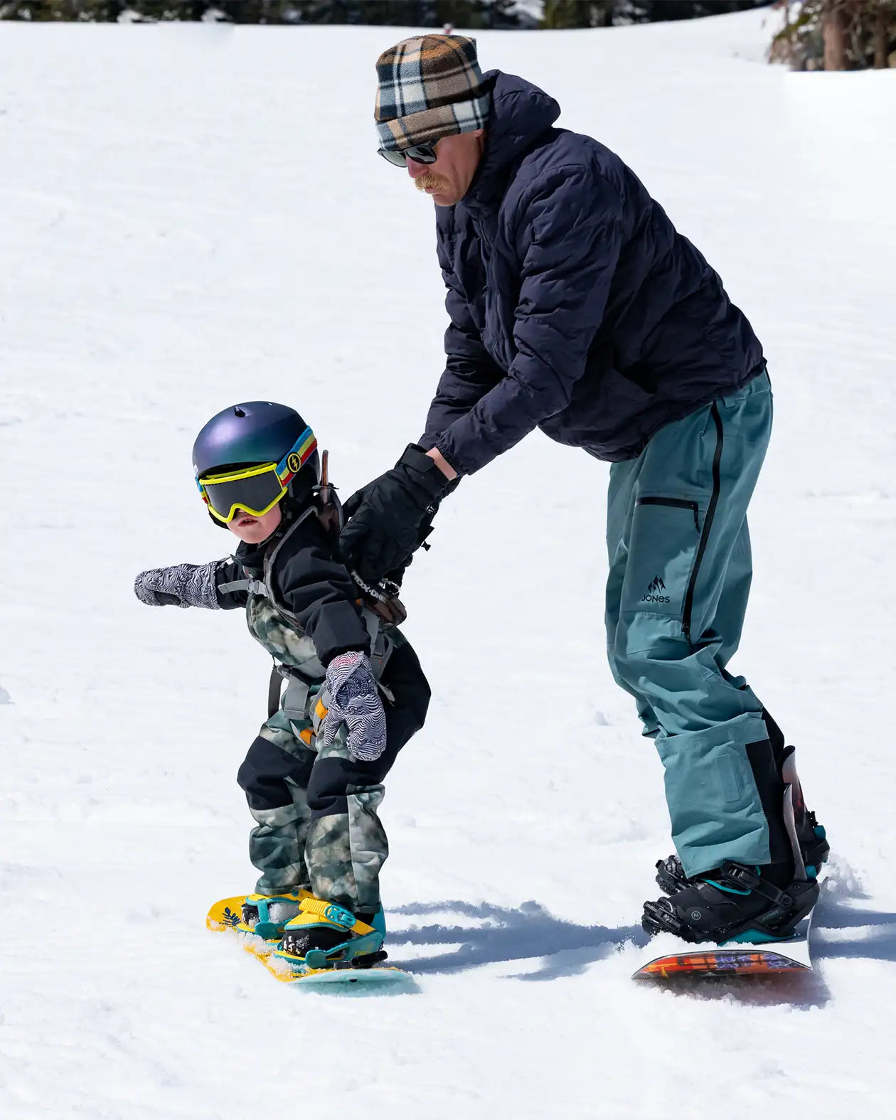 jones-snowboards-happy-mountain-kids-snowboard image 2