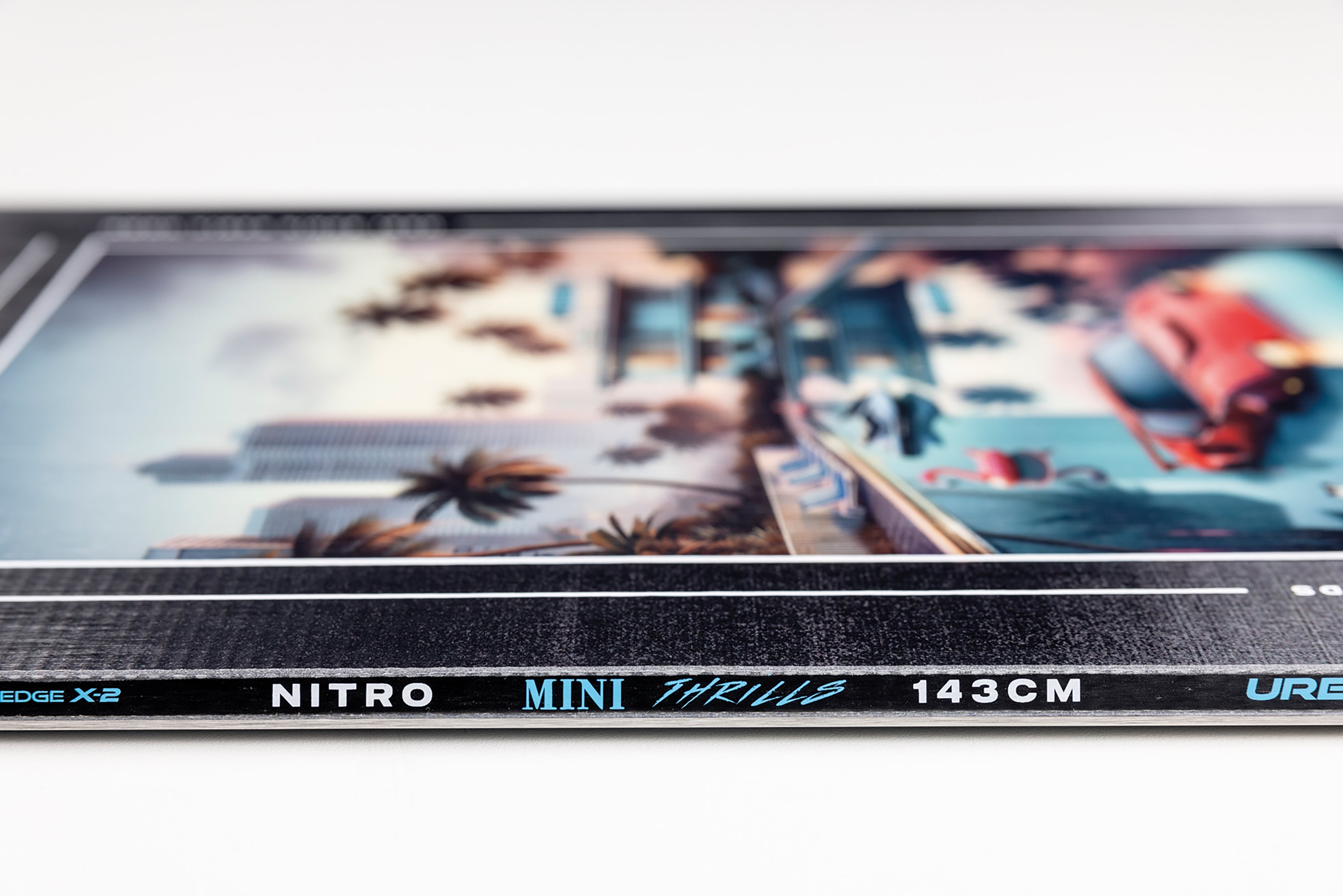 nitro-snowboards-mini-thrills-youth-snowboard-park image 5