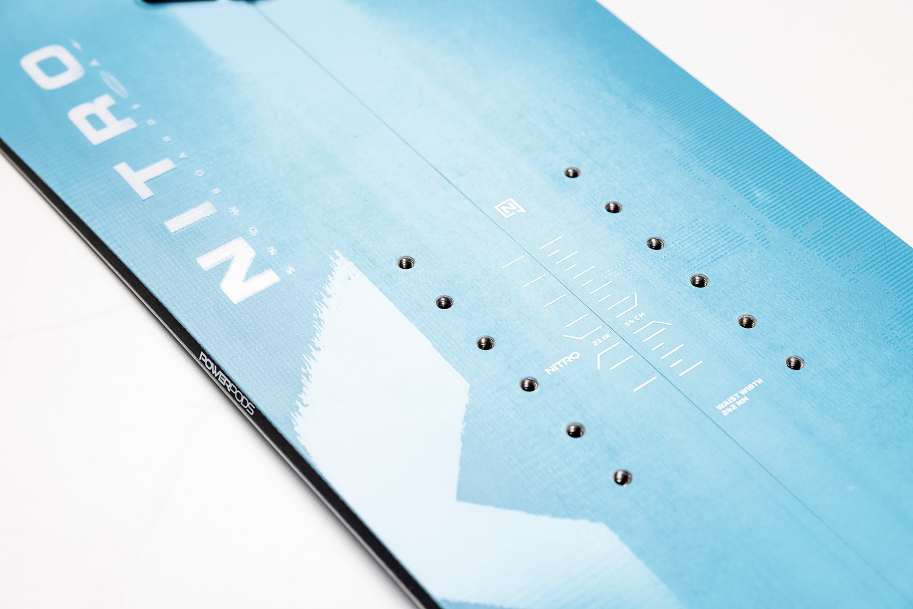 nitro-snowboards-volta-splitboard-damen-backcountry-tour image 2