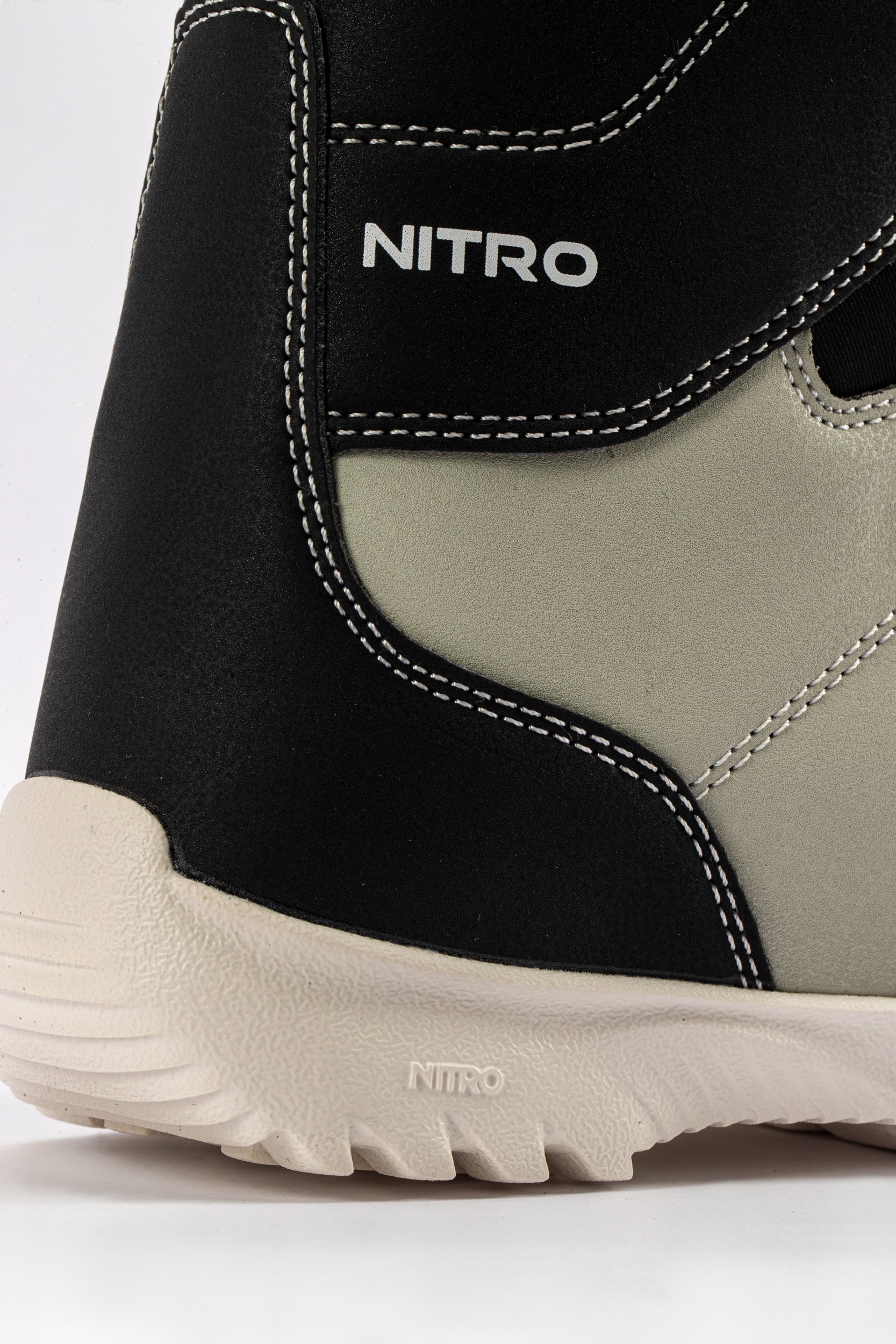 nitro-snowboards-droid-boa-youth-snowboard-boots image 8
