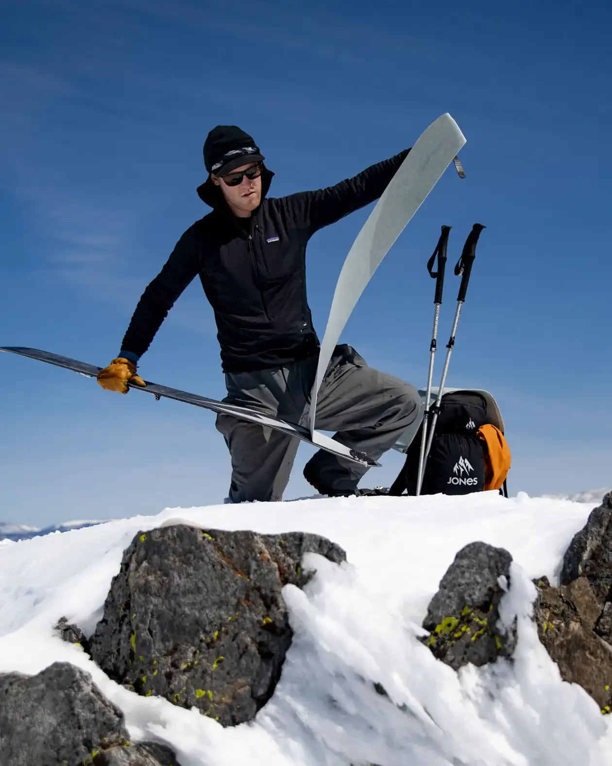 jones-snowboards-nomad-trim-to-fit-splitboard-skins-felle-mit-tail-clips image 3