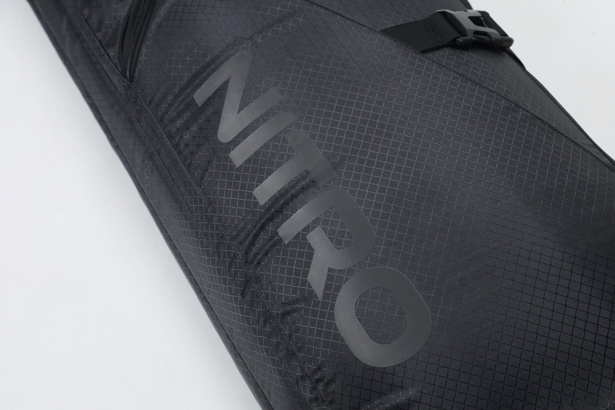 nitro-snowboards-tracker-wheelie-boardbag-90l image 6
