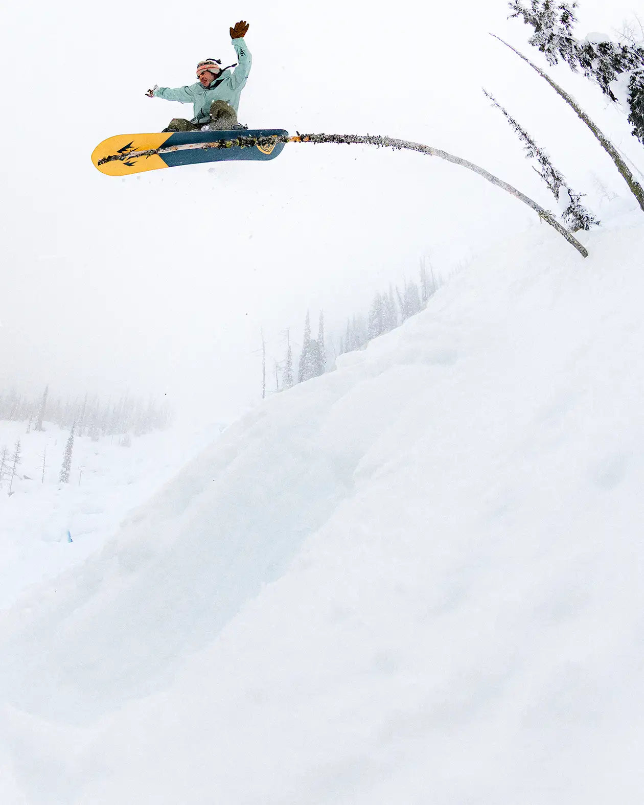 jones-snowboards-men-s-frontier-2-0-snowboard-2026-new-shape image 2